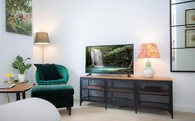 Elegante Apartamento Cerca De La Playa